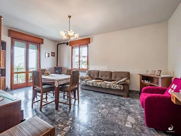 Appartamento trilocale in vendita in Via P Giardini Nord, Serramazzoni