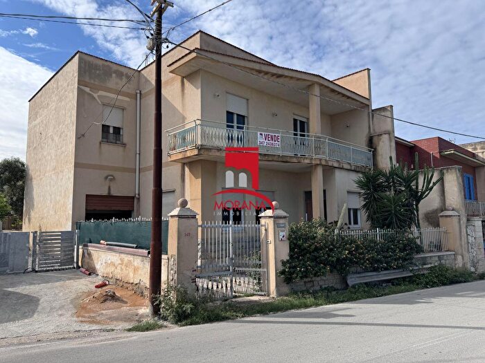 Casa con 5 locali in vendita in Via Cristoforo Colombo, Valderice