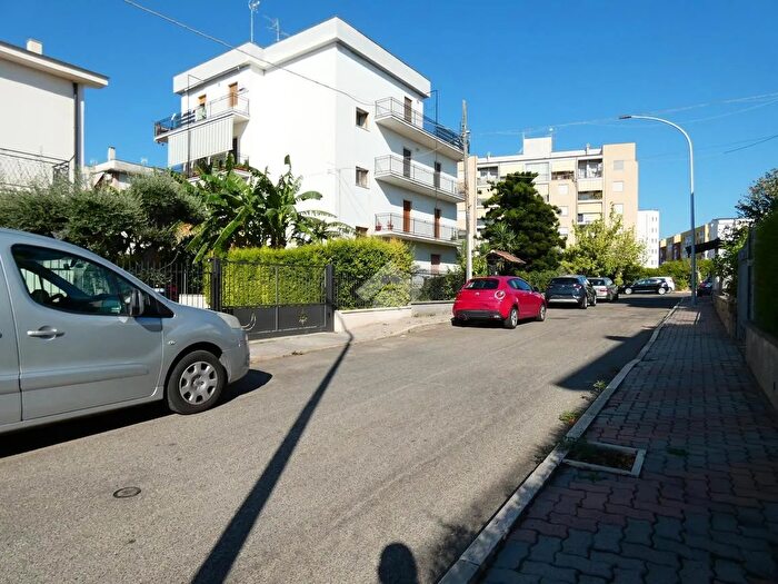 Appartamento con 5 locali in vendita in Via Gonzaga ° Vico, Policoro