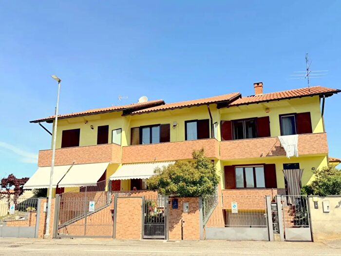 Casa quadrilocale in vendita in Via Kennedy, Mesero