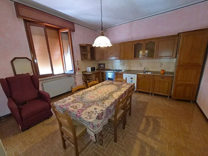 Casa con 10 locali in vendita in Via XX Settembre, Gussola