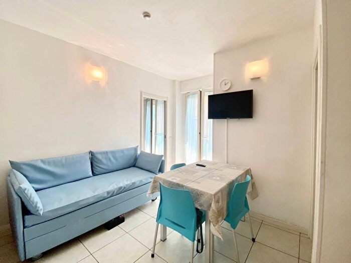 Appartamento trilocale in affitto in Viale Siracusa, Marebello, Rimini