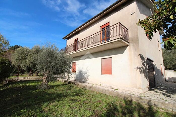 Casa trilocale in vendita in Contrada Ciace, Torrita Tiberina