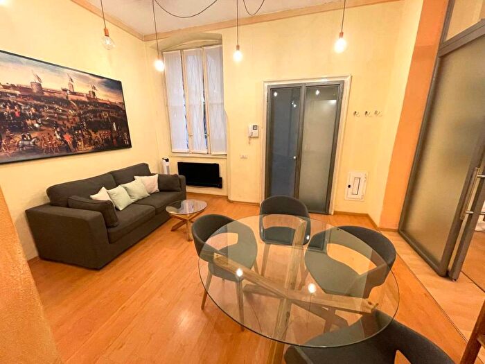 Appartamento trilocale in affitto in Corso Magenta, Cadorna Castello, Milano