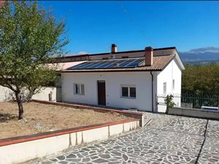 Casa con 6 locali in vendita in Via Cerro, Fossa