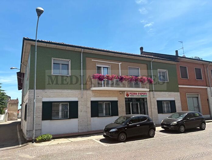 Casa quadrilocale in vendita in Via Guglielmo Marconi N°, Mede