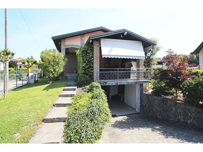 Casa trilocale in vendita in Castiglione Olona