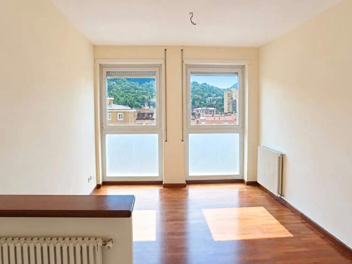 Appartamento trilocale in vendita in Corso Martiri della Liberazione, Lecco