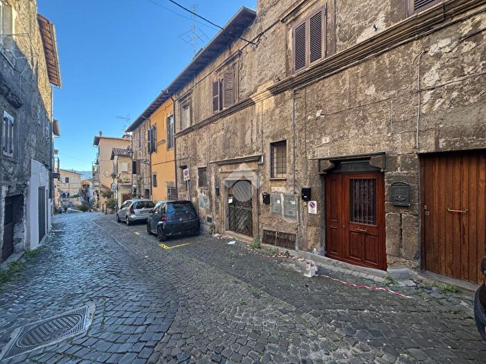 Appartamento bilocale in vendita in Via del Borgo, Genazzano