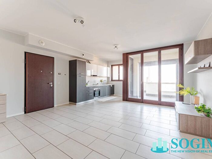 Appartamento trilocale in affitto in Via Principe Eugenio, Cenisio, Milano