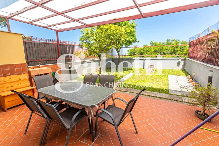 Casa con 5 locali in vendita in Via del Mare, Marano Di Napoli