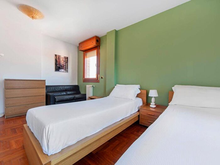 Appartamento trilocale in affitto in Via Battindarno, Saffi, Bologna