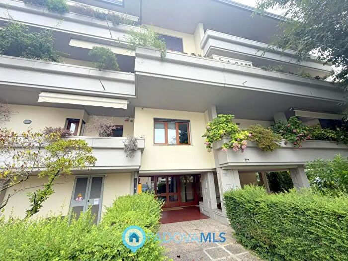 Appartamento quadrilocale in vendita in Via Paolo Paruta, Padova
