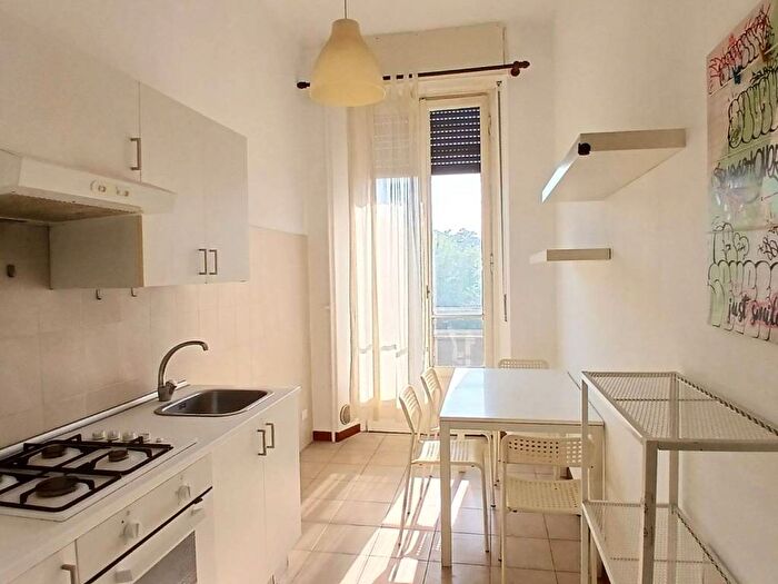 Appartamento trilocale in affitto in Via Giuseppe Ripamonti, Vigentino Fatima, Milano