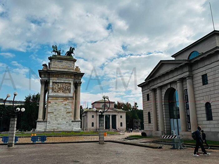 Appartamento con 5 locali in affitto in Corso Sempione, Sempione, Milano