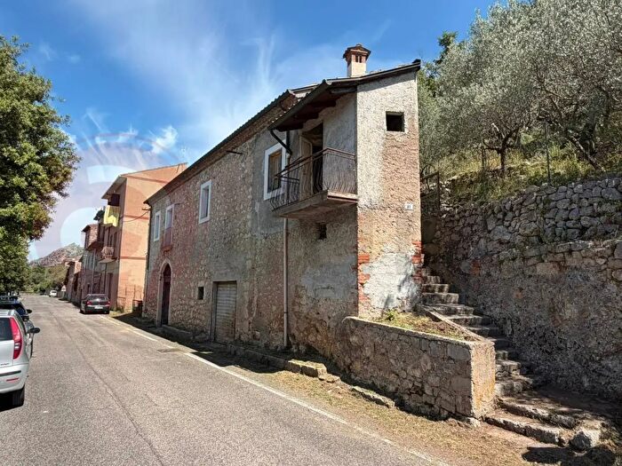 Casa quadrilocale in vendita in Via Roma, Castrocielo