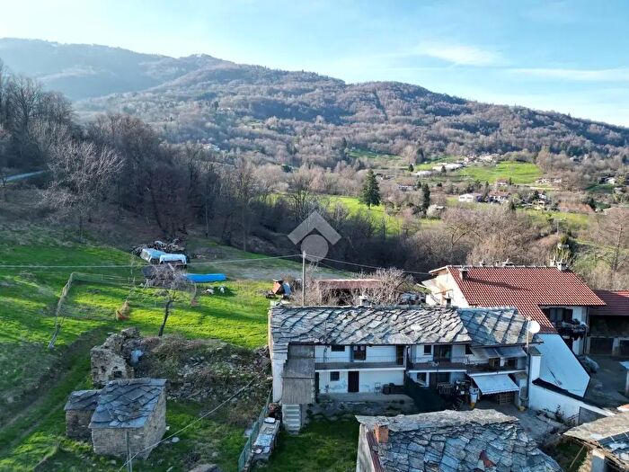 Casa quadrilocale in vendita in Via Garigo, Bagnolo Piemonte