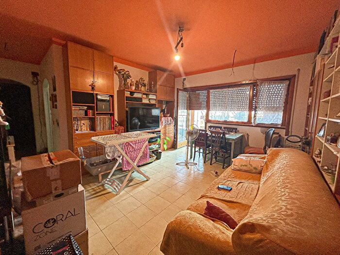 Appartamento trilocale in vendita in Via Londra, Ciampino