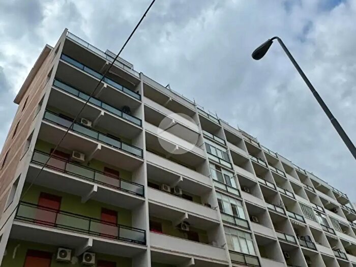 Appartamento trilocale in vendita in Via Emanuele Armaforte, Palermo