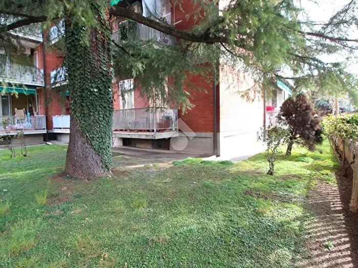 Appartamento quadrilocale in vendita in Via Tanaro, Verona