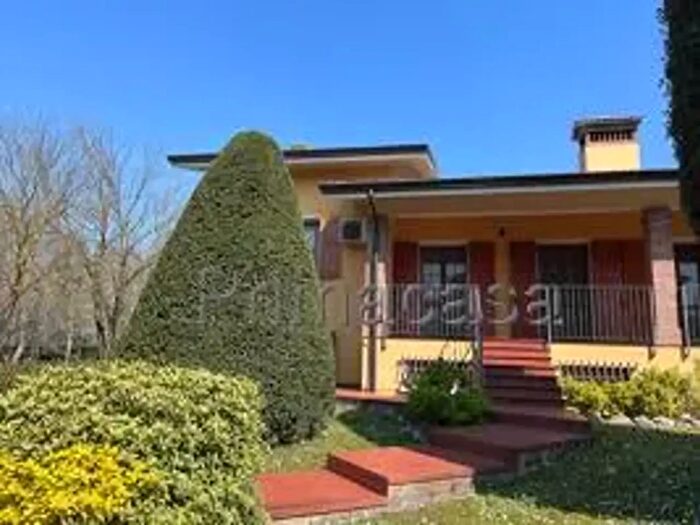 Casa con 5 locali in vendita in Via Fabbrico d, Campagnola Emilia