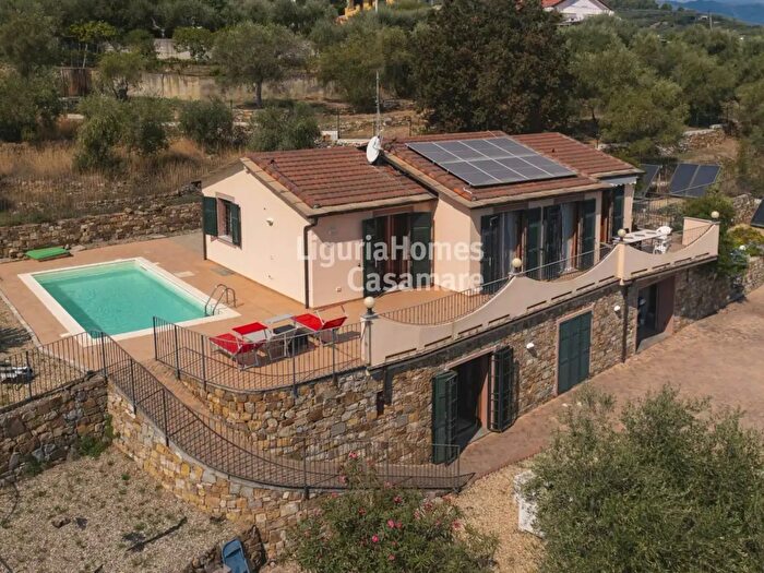 Casa con 9 locali in vendita in Strada Ronchi Brighei, Imperia