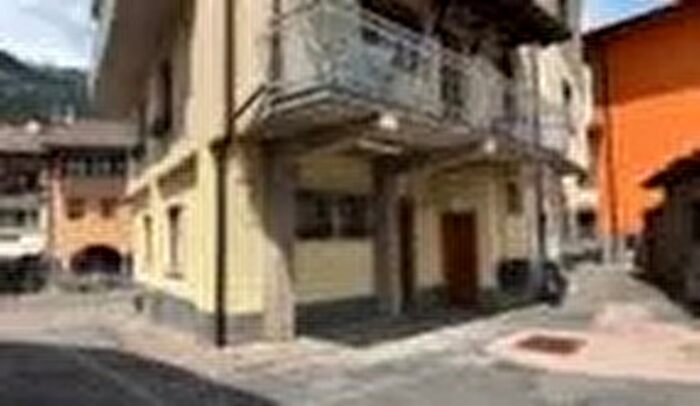 Appartamento trilocale in vendita in Castione Della Presolana