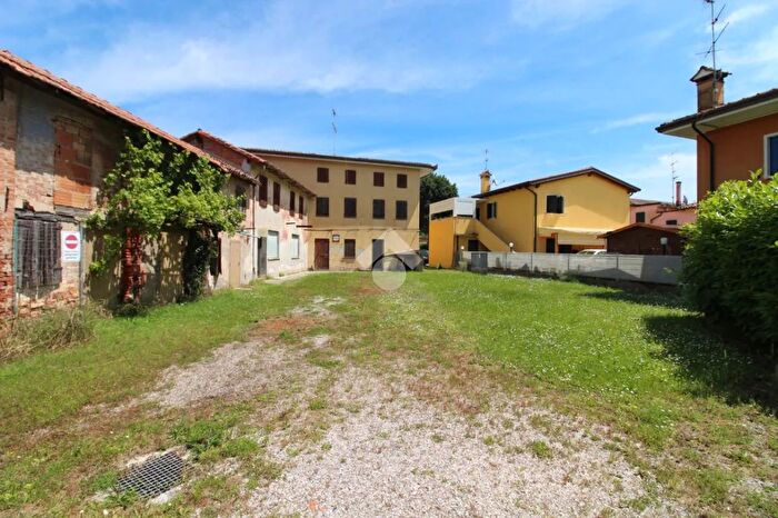 Casa con 8 locali in vendita in Via Str Nuova, Caorle