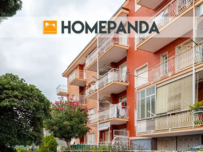 Appartamento trilocale in vendita in Via Altobelli Argentina, Savona