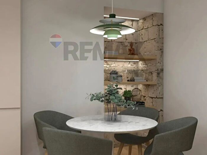 Appartamento trilocale in vendita in Via Garraffello, Palermo