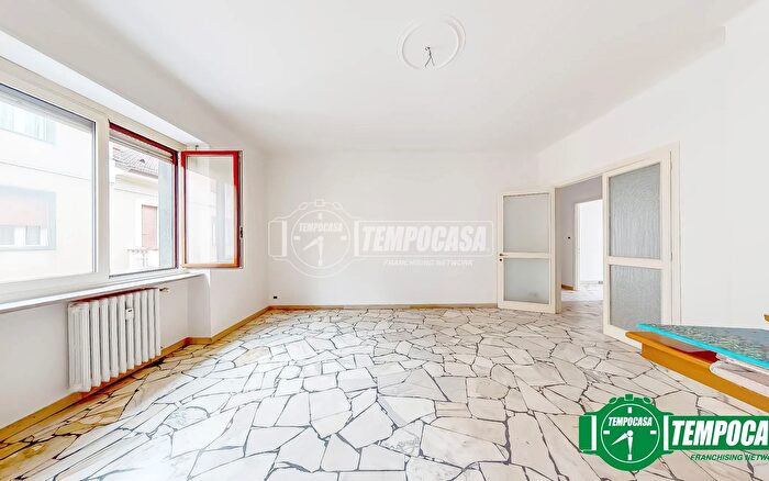 Appartamento quadrilocale in vendita in Via Trotti, Alessandria