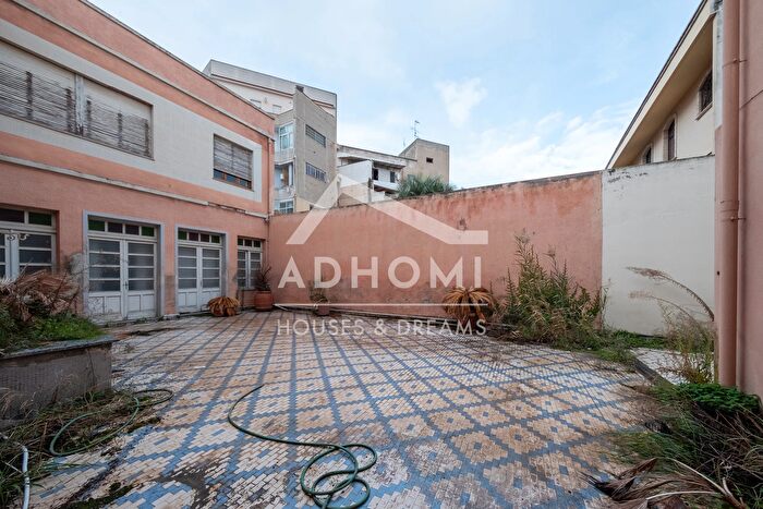 Casa con 18 locali in vendita in Via Bonaria, Quartu SantElena