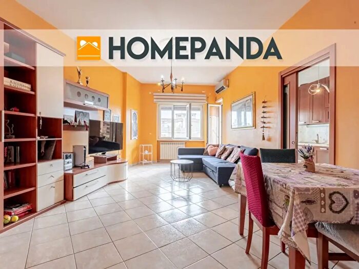 Appartamento trilocale in vendita in Via Metastasio, Pomezia