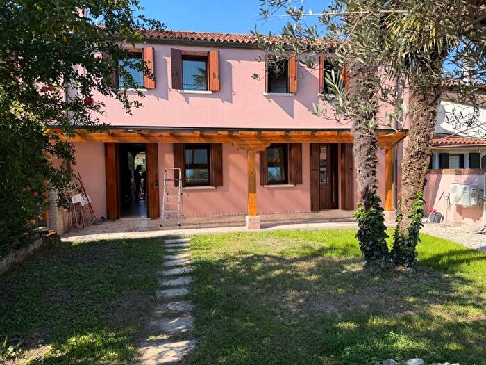Casa con 5 locali in vendita in Piazza Vecchia, Mira