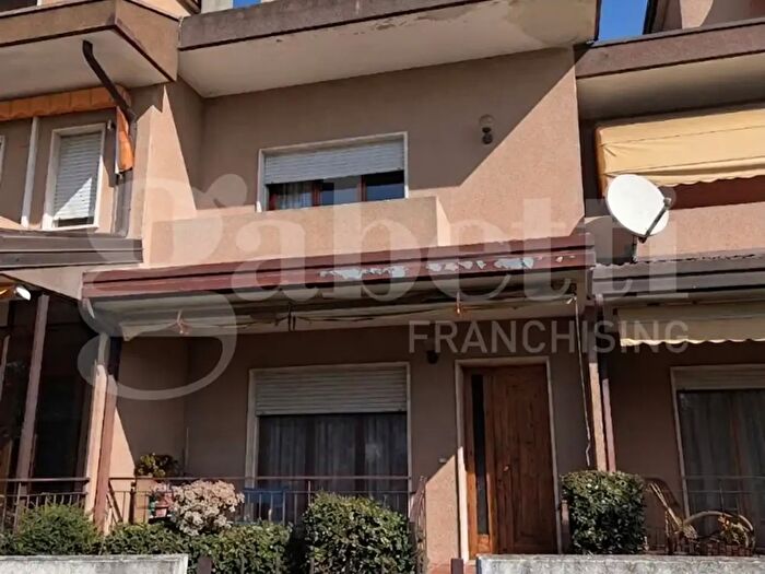Casa con 6 locali in vendita in Cavarzere Via Carlo Alberto dalla Chiesa, Cavarzere
