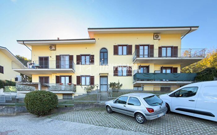 Appartamento quadrilocale in vendita in Via IV Novembre, Trofarello