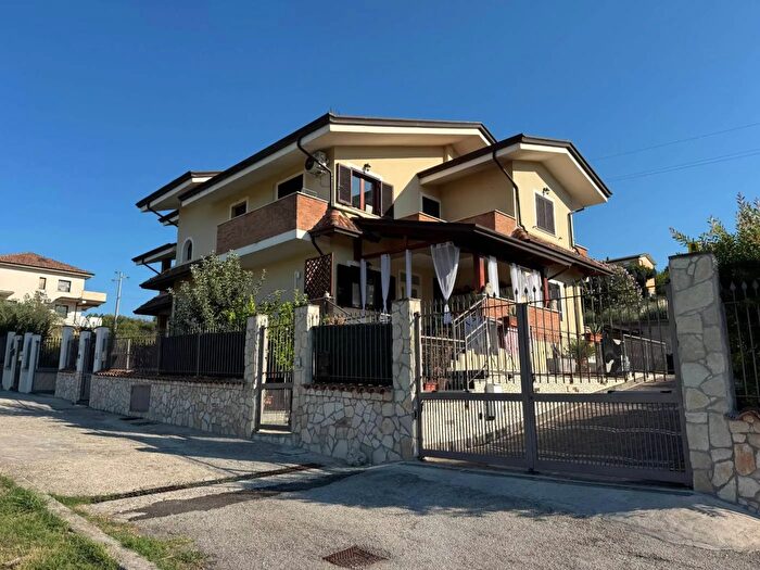 Appartamento trilocale in vendita in Via B BelliColfelice, Colfelice