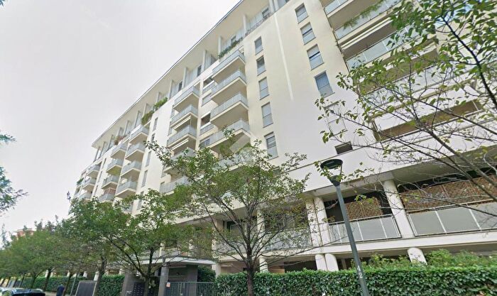 Appartamento trilocale in affitto in Via del Futurismo, Milano