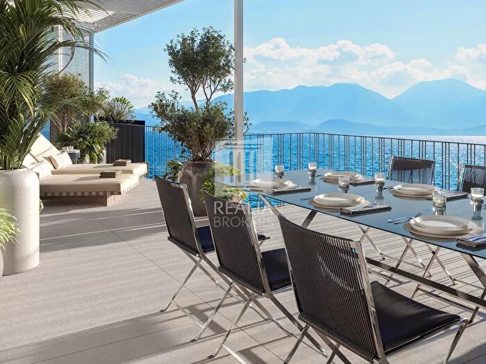 Appartamento quadrilocale in vendita in Corso Sardegna, Golfo Aranci
