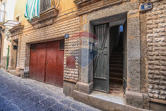 Casa con 5 locali in vendita in Via Santissimo Salvatore, Caltagirone