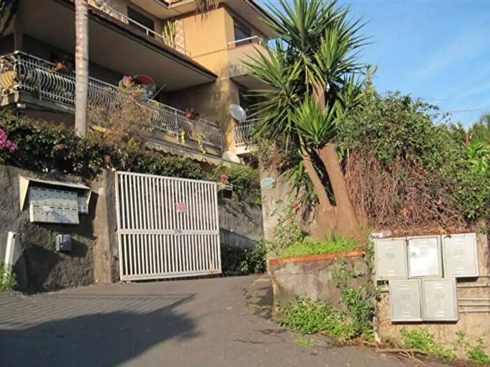 Appartamento trilocale in affitto in Via dei Malavoglia a, Aci Castello