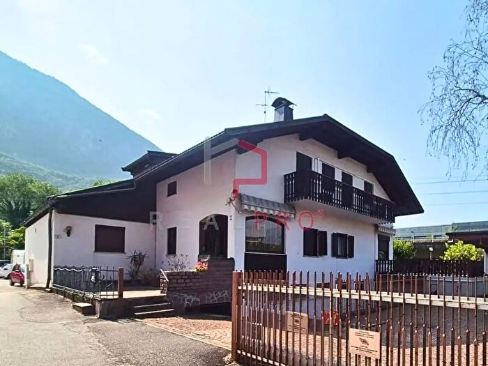 Casa con 7 locali in vendita in Via Galvani, Bolzano