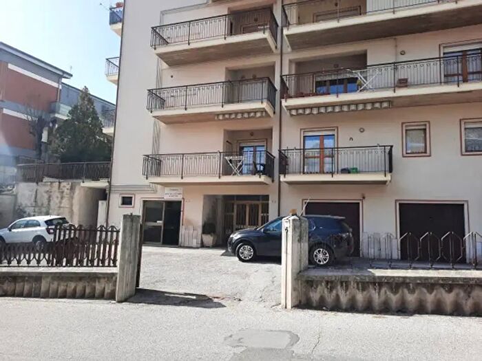 Appartamento quadrilocale in vendita in Via Francesco Paolo Tosti B, L'Aquila