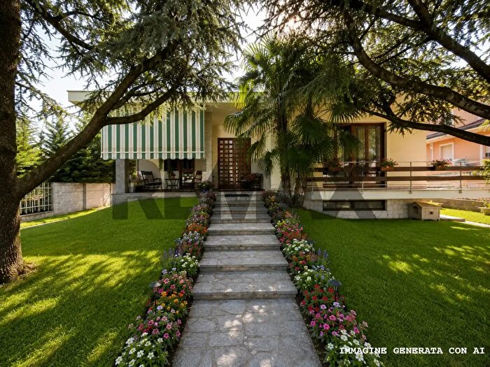 Casa con 5 locali in vendita in Lainate