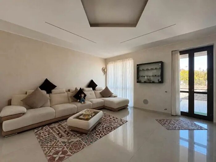 Casa trilocale in vendita in Via Luigi Einaudi, Casorezzo