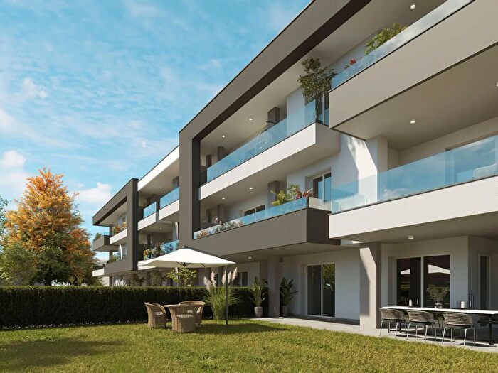 Appartamento trilocale in vendita in Via Monte San Primo, Lomazzo
