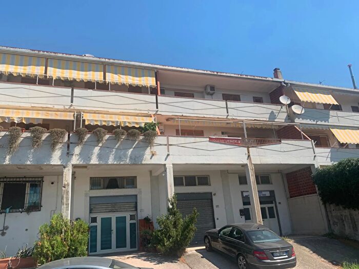 Appartamento con 5 locali in vendita in Spb, Montecorvino Pugliano