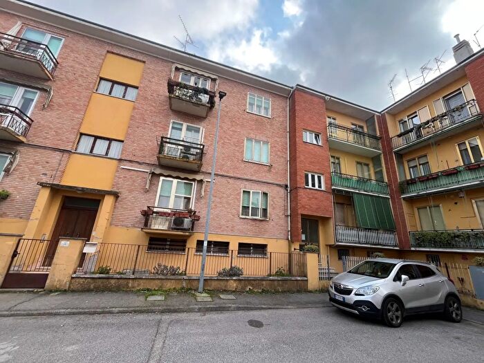 Appartamento con 5 locali in vendita in Via Francesco Nigrisoli, Ferrara