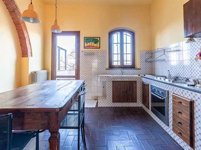 Appartamento trilocale in affitto in Via Villa Alessandri, Vinci