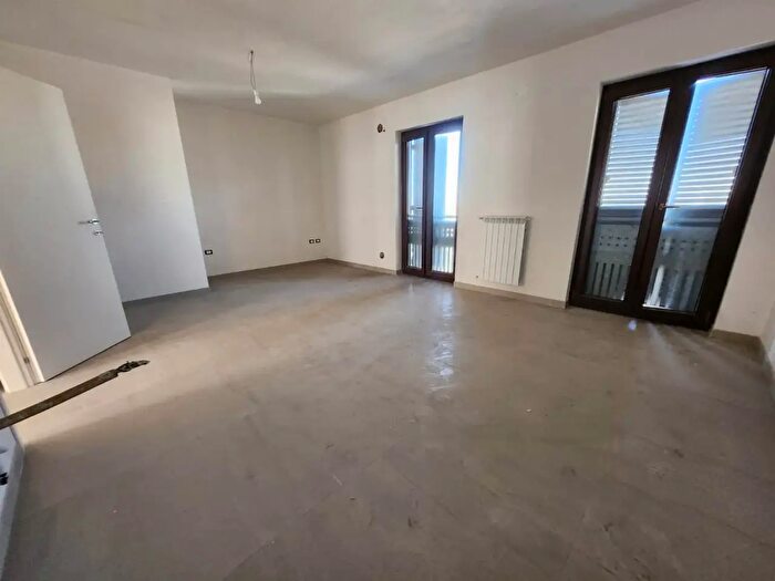 Appartamento trilocale in vendita in Via Partigiani Caduti, Grottaglie